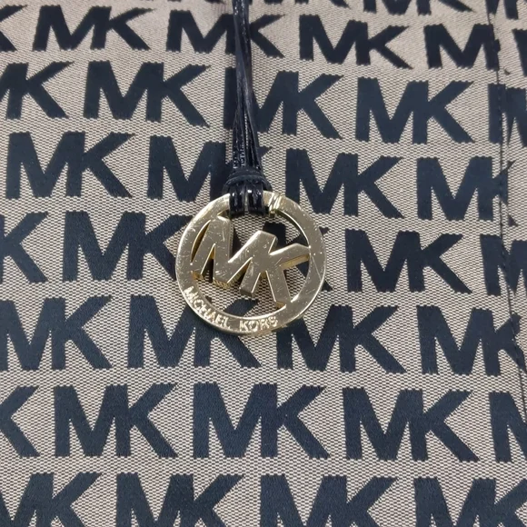 MICHAEL KORS Signature Jet Set Logo Tote Bag - Picture 2 of 7